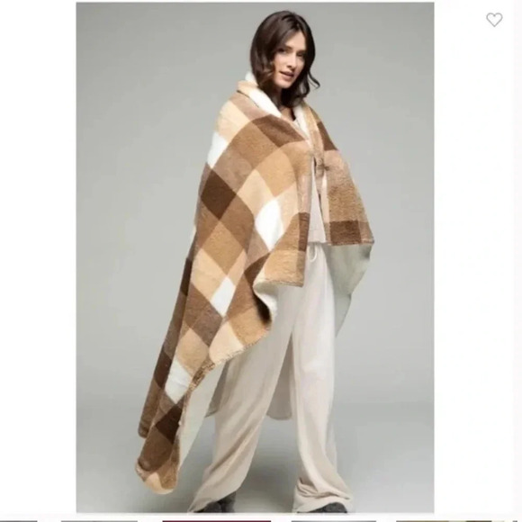 Plaid Sherpa Throw Blanket  50” x 60” - Picture 3 of 7